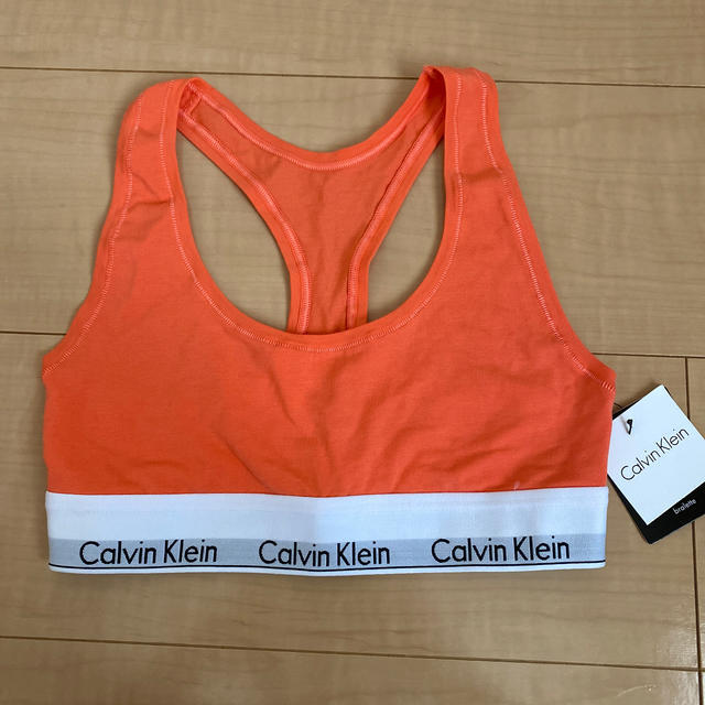 Calvin Klein(カルバンクライン)のCalvinKlein ブラトップ スポーツ/アウトドアのトレーニング/エクササイズ(トレーニング用品)の商品写真