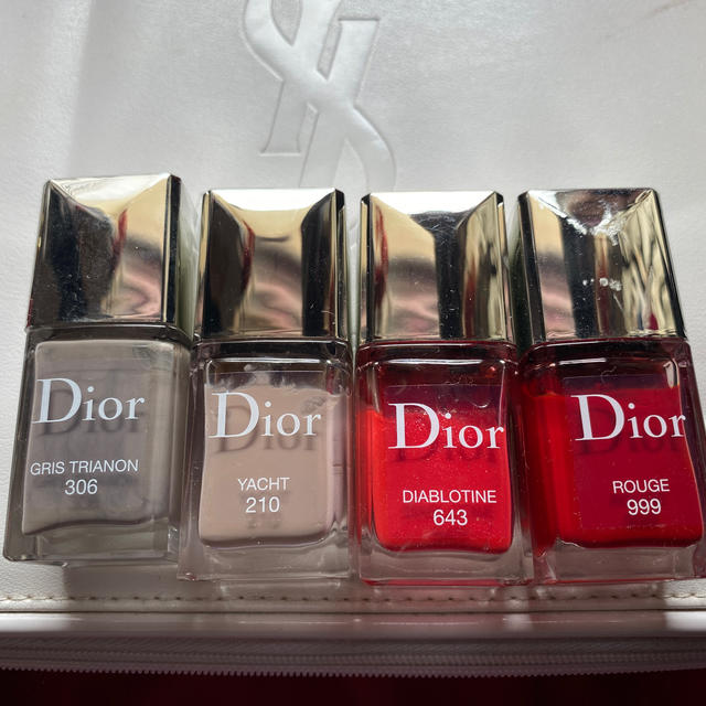 Dior(ディオール)のDior☆ディオール　ヴェルニ☆4本セット コスメ/美容のネイル(ネイルケア)の商品写真