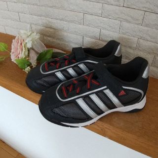 アディダス(adidas)の新品♥️人気adidas スニーカー１５cm(スニーカー)