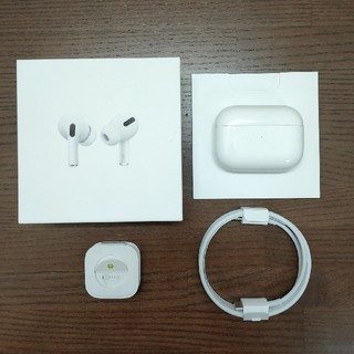 アップル(Apple)のAirPodsPro(ヘッドフォン/イヤフォン)