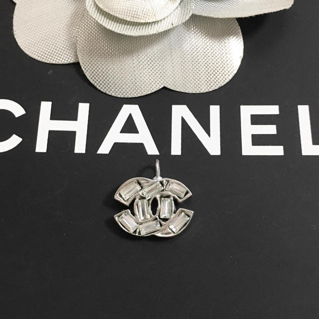 CHANEL - 正規品 シャネル ペンダント シルバー ココマーク ストーン ロゴ ネックレス1の通販 by ☆ハーベスト☆｜シャネルならラクマ