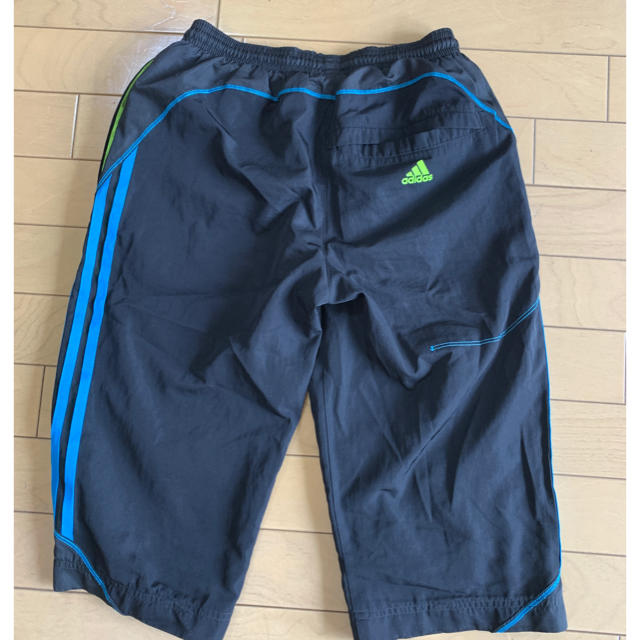 adidas(アディダス)のadidas ひざ丈シャカパン　160 キッズ/ベビー/マタニティのキッズ服男の子用(90cm~)(パンツ/スパッツ)の商品写真