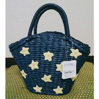 クーコ(COOCO)の【タグ付き新品】COOCO　クーコ　ネイビー星刺繍付きかごトートバッグ　巾着仕様(かごバッグ/ストローバッグ)