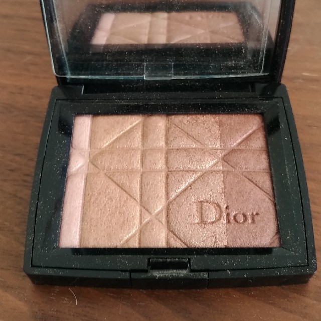 Christian Dior(クリスチャンディオール)のDior シマーパウダー 003  コスメ/美容のベースメイク/化粧品(フェイスパウダー)の商品写真