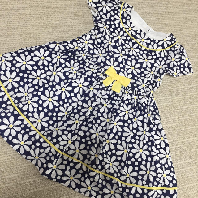 GYMBOREE(ジンボリー)のジンボリー ワンピース 4歳用＋猫ちゃんTシャツ キッズ/ベビー/マタニティのキッズ服女の子用(90cm~)(ワンピース)の商品写真