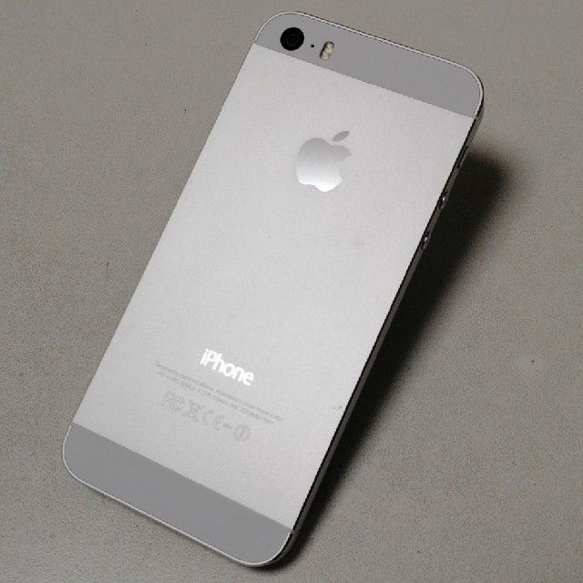 iPhone(アイフォーン)のiPhone 5s Silver 32GB Y!mobile ME336J/A  スマホ/家電/カメラのスマートフォン/携帯電話(スマートフォン本体)の商品写真