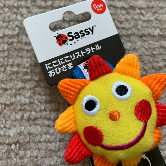 Sassy(サッシー)の【セット販売】ベビーおもちゃ☆アンパンスタイ キッズ/ベビー/マタニティのこども用ファッション小物(ベビースタイ/よだれかけ)の商品写真