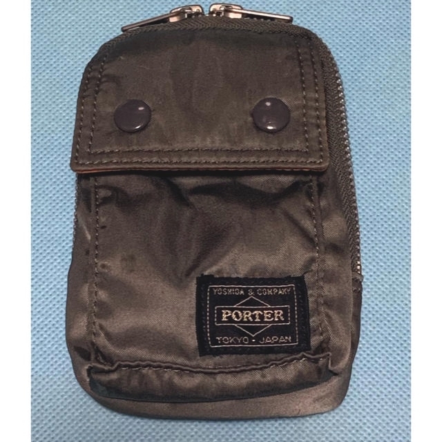 PORTER(ポーター)の【送料無料】ポーターポーチ　シルバーグレー メンズのバッグ(ウエストポーチ)の商品写真