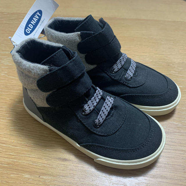 Old Navy(オールドネイビー)の新品未使用　OLD NAVY スニーカー16.5cm キッズ/ベビー/マタニティのキッズ靴/シューズ(15cm~)(スニーカー)の商品写真