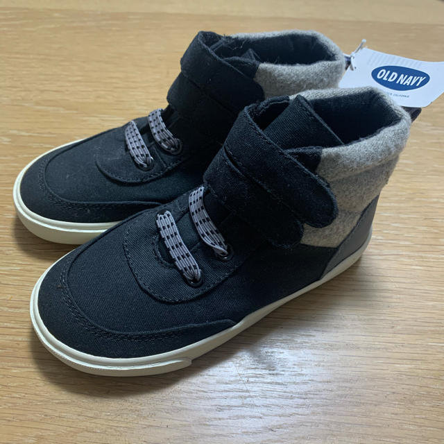 Old Navy(オールドネイビー)の新品未使用　OLD NAVY スニーカー16.5cm キッズ/ベビー/マタニティのキッズ靴/シューズ(15cm~)(スニーカー)の商品写真