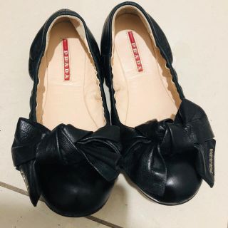 プラダ(PRADA)のブルちゃん様専用 百貨店購入 PRADA リボン フラット バレエシューズ 黒(バレエシューズ)