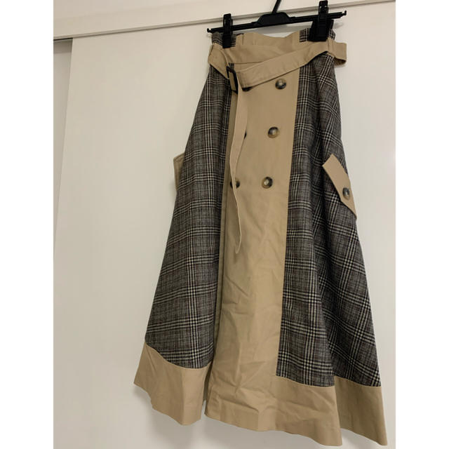 Ameri VINTAGE(アメリヴィンテージ)のAMERI CHECK TRENCH SKIRT レディースのスカート(ロングスカート)の商品写真