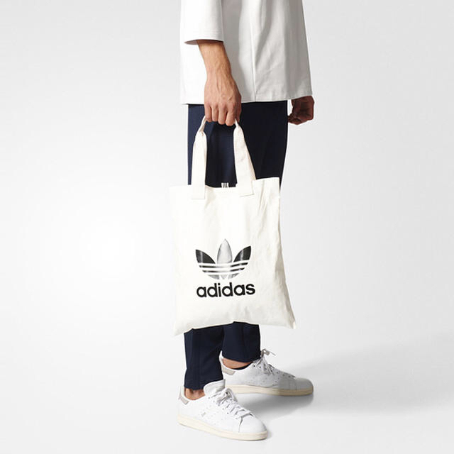 adidas(アディダス)の★新品タグ付未開封★adidas アディダスオリジナルス ショッパートートバッグ メンズのバッグ(トートバッグ)の商品写真