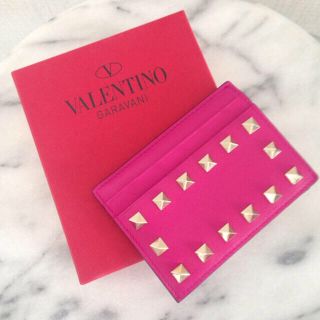 ヴァレンティノ(VALENTINO)のVALENTINO スタッズカードケース(名刺入れ/定期入れ)