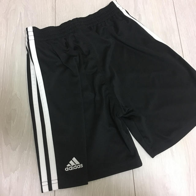 adidas(アディダス)のアディダス スポーツパンツ キッズ/ベビー/マタニティのキッズ服男の子用(90cm~)(パンツ/スパッツ)の商品写真