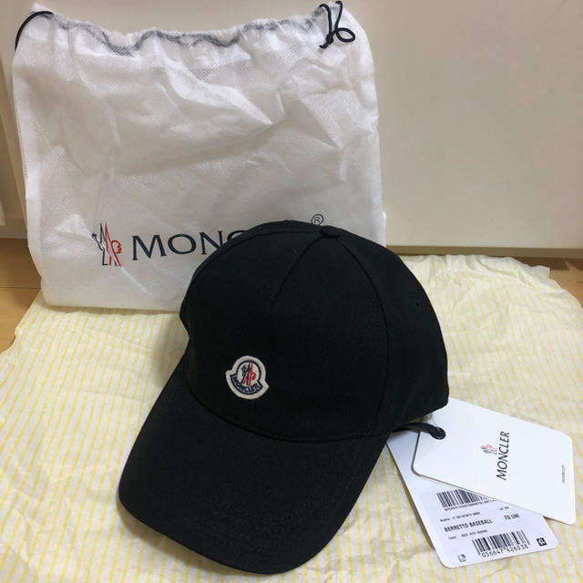 MONCLER(モンクレール)の新品未使用 モンクレール キャップ 黒 英国で購入の正規品 レディースの帽子(キャップ)の商品写真