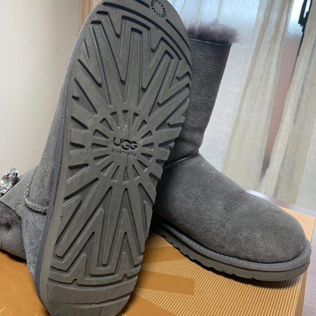 UGG(アグ)のUGG アグ　ムートンブーツ　GREY レディースの靴/シューズ(ブーツ)の商品写真