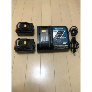 マキタ(Makita)の☆Makita☆マキタ☆純正バッテリー18V・5.0Ah×２個・充電器セット(その他)