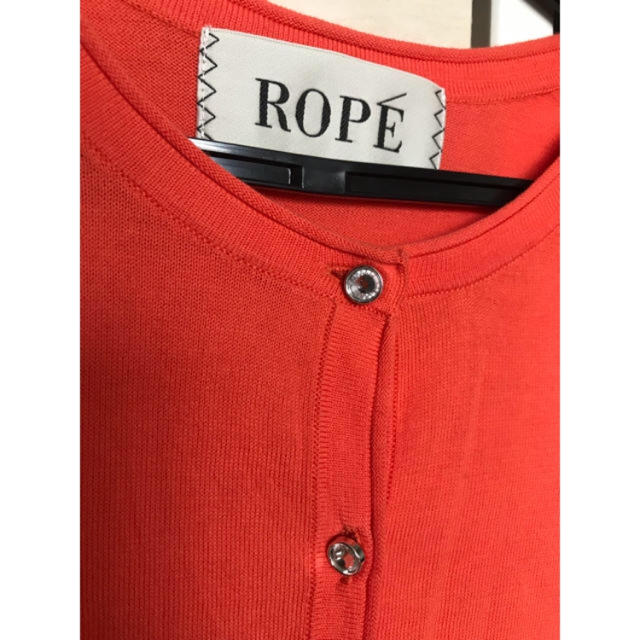 ROPE’(ロペ)のROPE/ビジューボタン/カーディガン レディースのトップス(カーディガン)の商品写真