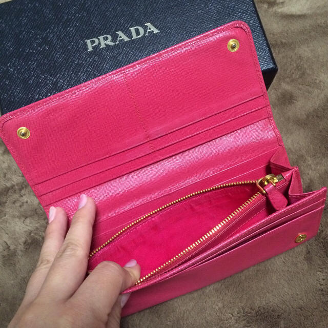 PRADA(プラダ)のPRADAサフィアーノ長財布 レディースのファッション小物(財布)の商品写真