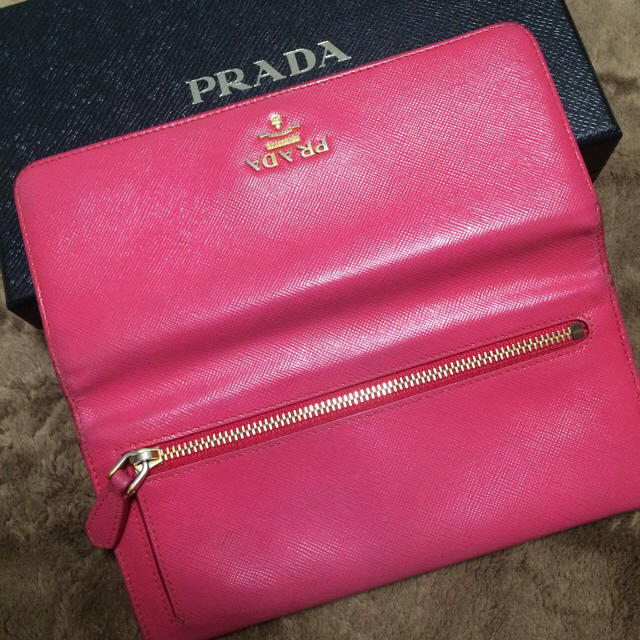 PRADA(プラダ)のPRADAサフィアーノ長財布 レディースのファッション小物(財布)の商品写真