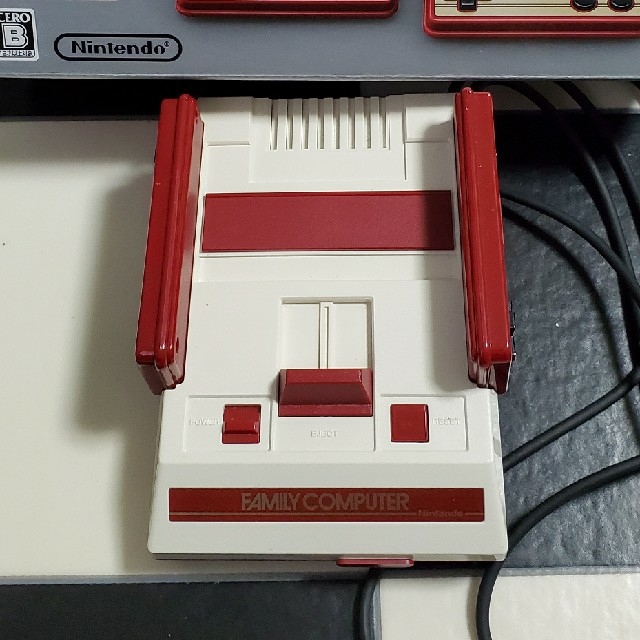 Nintendo  ニンテンドークラシックミニ ファミリーコンピュータ