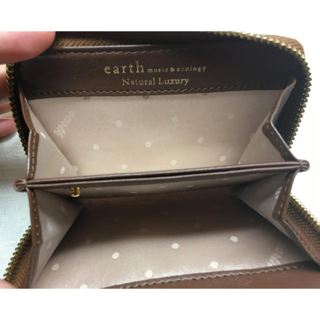 earth music & ecology(アースミュージックアンドエコロジー)のアースミュージックエコロジーの革財布　コインケース レディースのファッション小物(財布)の商品写真
