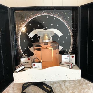 シャネル(CHANEL)のクリスマス限定　ココ マドモアゼル オードゥ パルファム (香水(女性用))