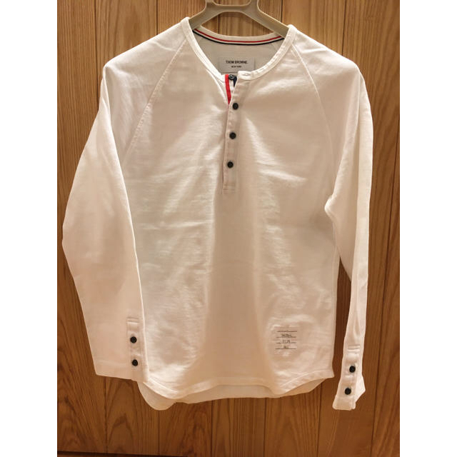 THOM BROWNE(トムブラウン)のトムブラウン　ロンT 白　ホワイト　サイズ1 メンズのトップス(Tシャツ/カットソー(七分/長袖))の商品写真