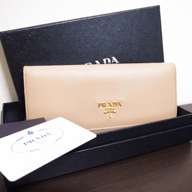 PRADA(プラダ)の美品♡プラダ 長財布 サフィアーノ 小物 レディースのファッション小物(財布)の商品写真