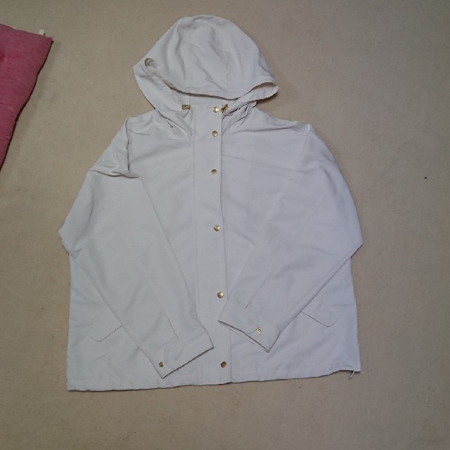 GU マウンテンパーカー ホワイト Ｌ レディースのジャケット/アウター(ブルゾン)の商品写真