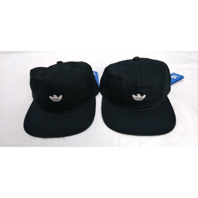 adidas(アディダス)の新品  adidas originals キャップ ×2 黒シュムー メンズの帽子(キャップ)の商品写真