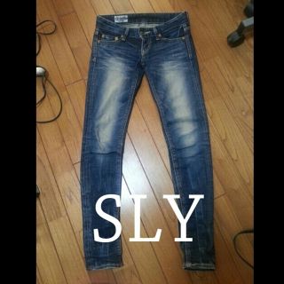 スライ(SLY)のSLYスキニーデニム(デニム/ジーンズ)