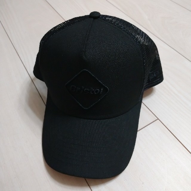 F.C.R.B.(エフシーアールビー)のF.C.Real Bristol NEW ERA EMBLEM MESH CAP メンズの帽子(キャップ)の商品写真