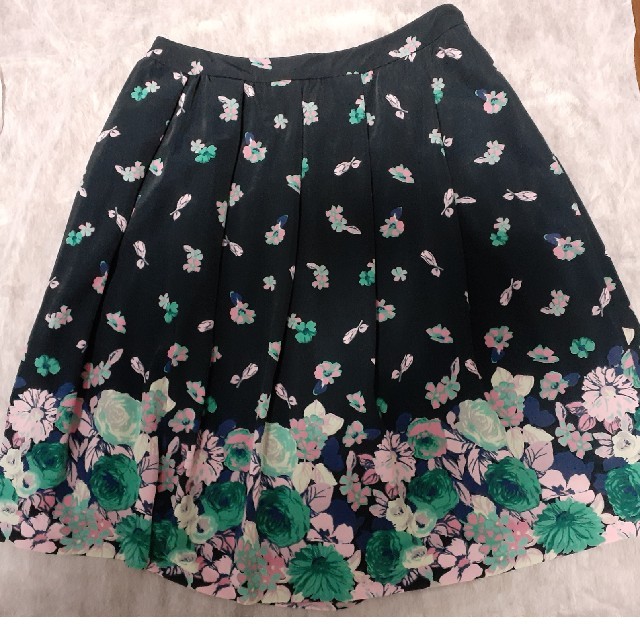 MINT BREEZE(ミントブリーズ)のMINT BREEZE 花柄スカート レディースのスカート(ひざ丈スカート)の商品写真