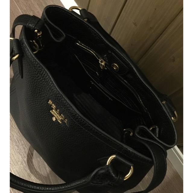 PRADA(プラダ)のPRADA  バック 美品 レディースのバッグ(ショルダーバッグ)の商品写真