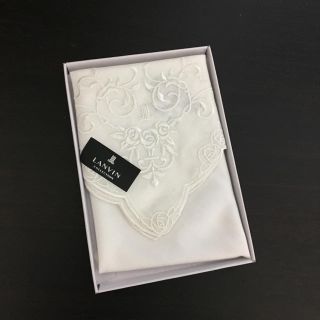 ランバン(LANVIN)の【jellybeansさま専用】LANVIN ハンカチ　白刺繍（新品）(ハンカチ)