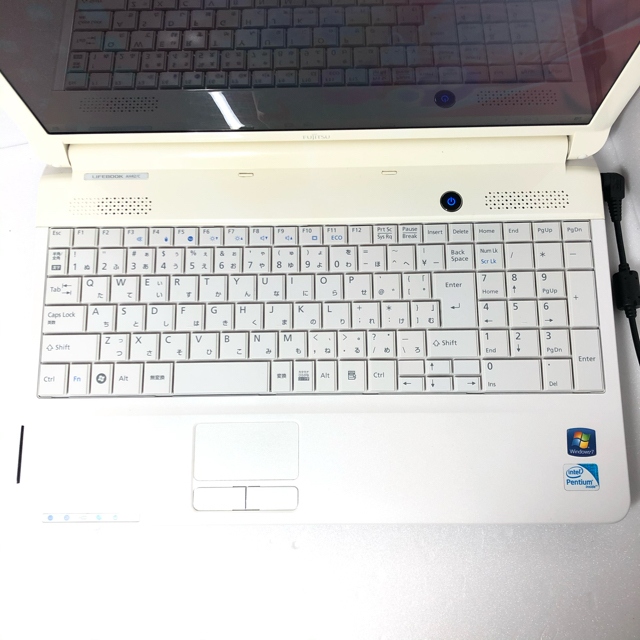 きれいな白ノートパソコン/Webカメラ付で在宅ワークにも◎メモリ8GB きれいな白ノートパソコン/Webカメラ付で在宅ワークにも◎メモリ8GB