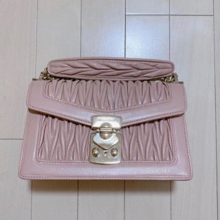 ミュウミュウ(miumiu)のmiumiu マテラッセ ラムスキン(ショルダーバッグ)