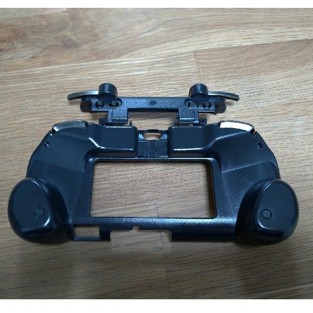 PSVita2000用 前面背面タッチパッド対応型L2/R2ボタン搭載カバー エンタメ/ホビーのゲームソフト/ゲーム機本体(その他)の商品写真
