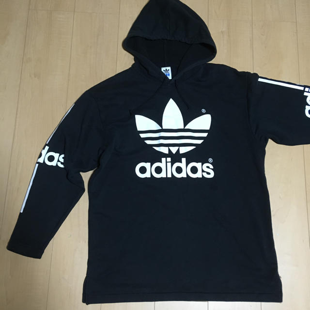 adidasパーカー