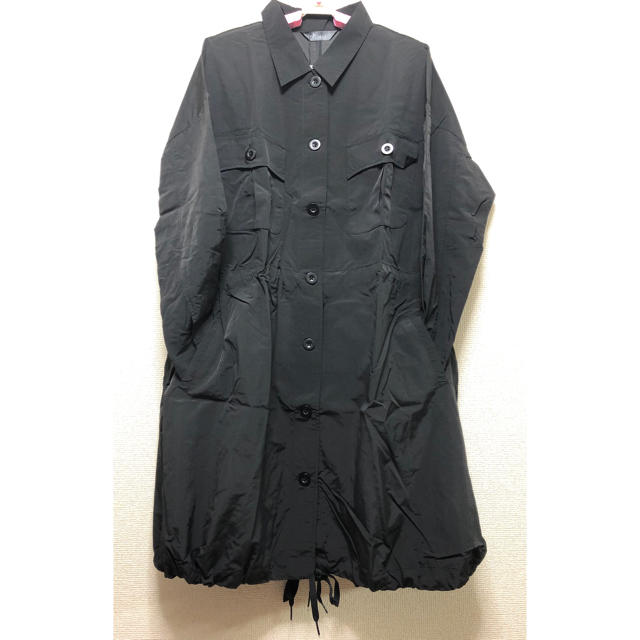 スプリングコート　黒　撥水素材　フリーサイズ　裾新品