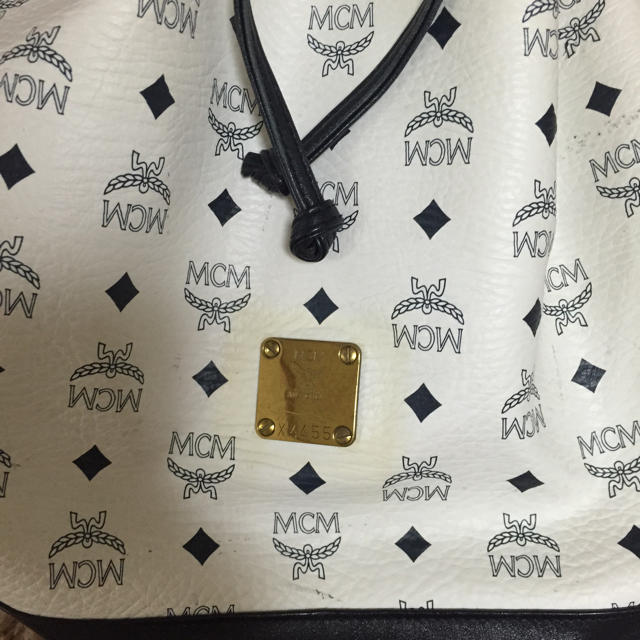 MCM(エムシーエム)のMCM巾着ショルダーバッグ レディースのバッグ(ショルダーバッグ)の商品写真