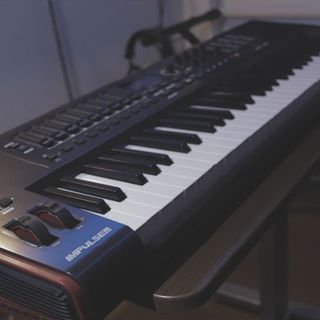 ローランド(Roland)の【美品】novation IMPULSE 61 MIDI キーボード(MIDIコントローラー)