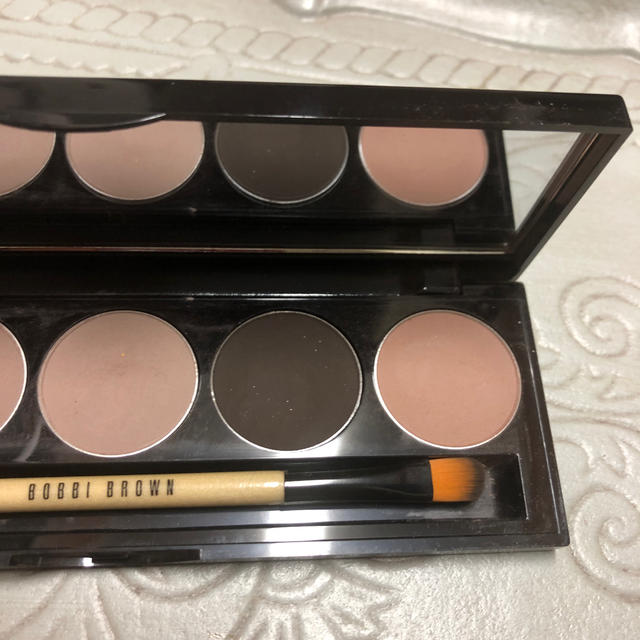 BOBBI BROWN(ボビイブラウン)のBOBBI BROWNヌード オン ヌード アイパレッド コスメ/美容のベースメイク/化粧品(アイシャドウ)の商品写真