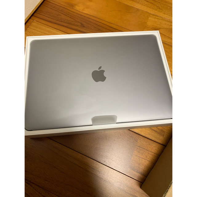 Apple Macbook pro 13インチ 2019 新品