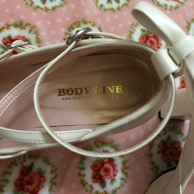 BODYLINE(ボディライン)のBODY LINE リボン付き厚底パンプス ロリータ レディースの靴/シューズ(ハイヒール/パンプス)の商品写真
