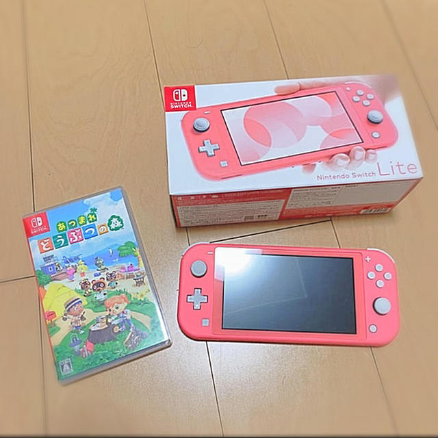 【超美品】Switchライト、どう森ソフトセット????‍♀️