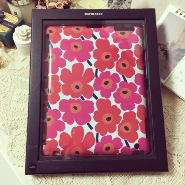 marimekko(マリメッコ)のマリメッコ🌸iPadケース スマホ/家電/カメラのスマホアクセサリー(モバイルケース/カバー)の商品写真