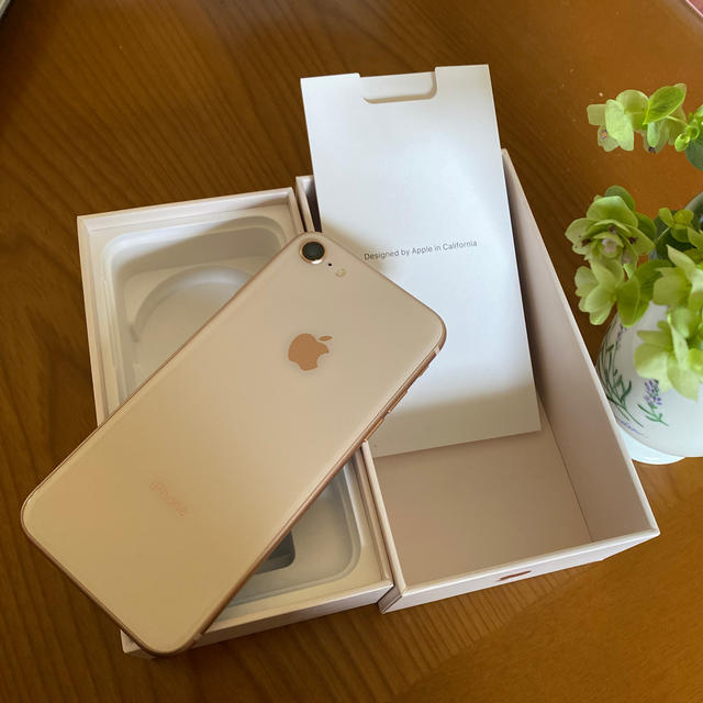 iPhone8 64GB  docomo